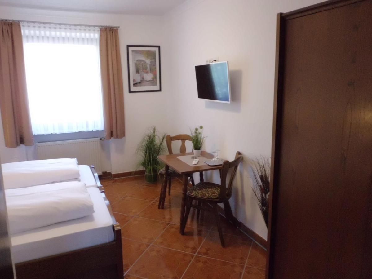 Hotel Restaurant Zur Pfanne Urbar  Kültér fotó